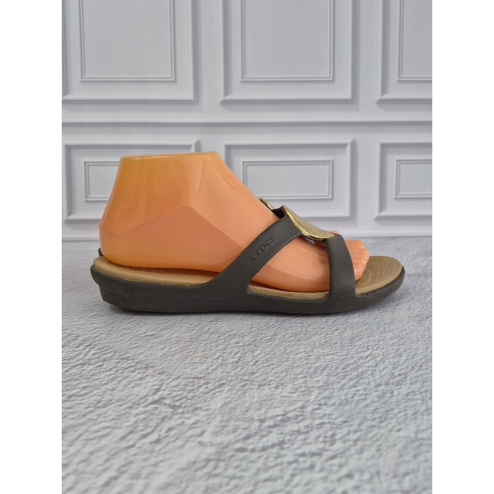Crocs Sanrah Hammered Circle Wedge Sandals Womens 7 Espresso Brown Gold Slide - Picture 3 of 11